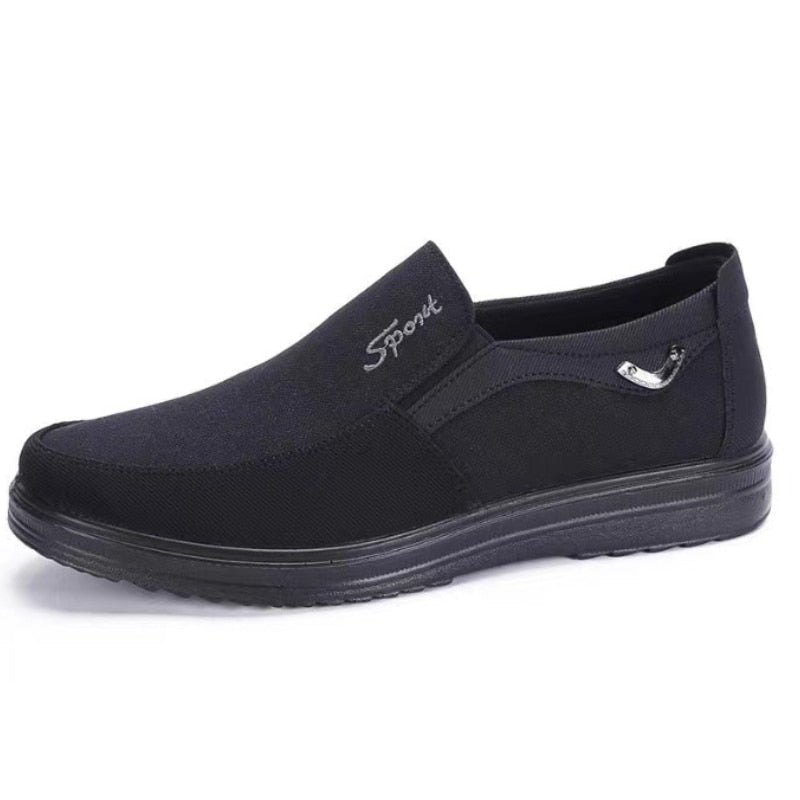 Slipvaste schoenen voor oudere mannen - vertrouwen bij elke stap - Francis