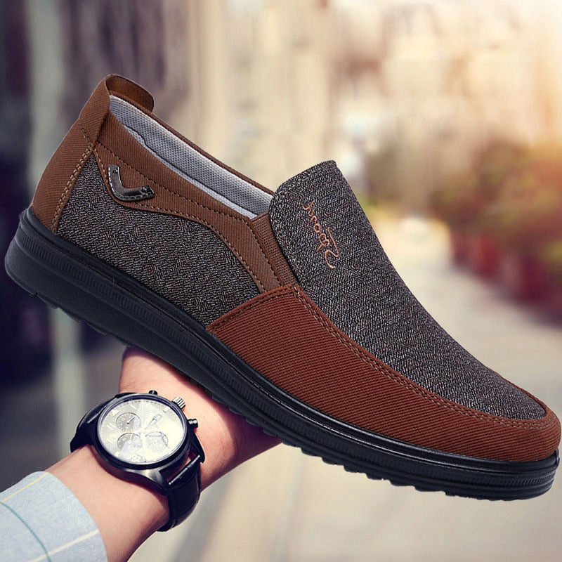 Slipvaste schoenen voor oudere mannen - vertrouwen bij elke stap - Francis