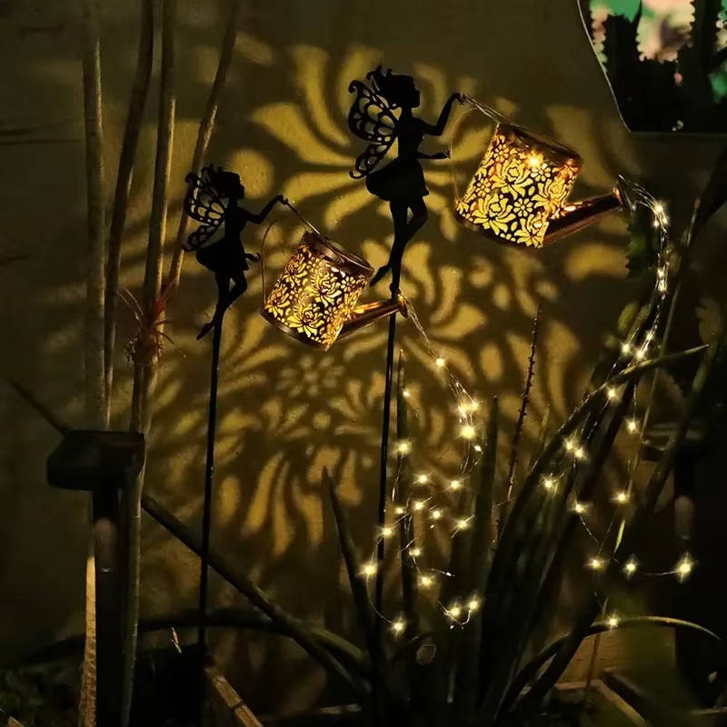 Zonne-energie tuinlamp voor buiten met metalen gieter en vallende ledsnoer, koper