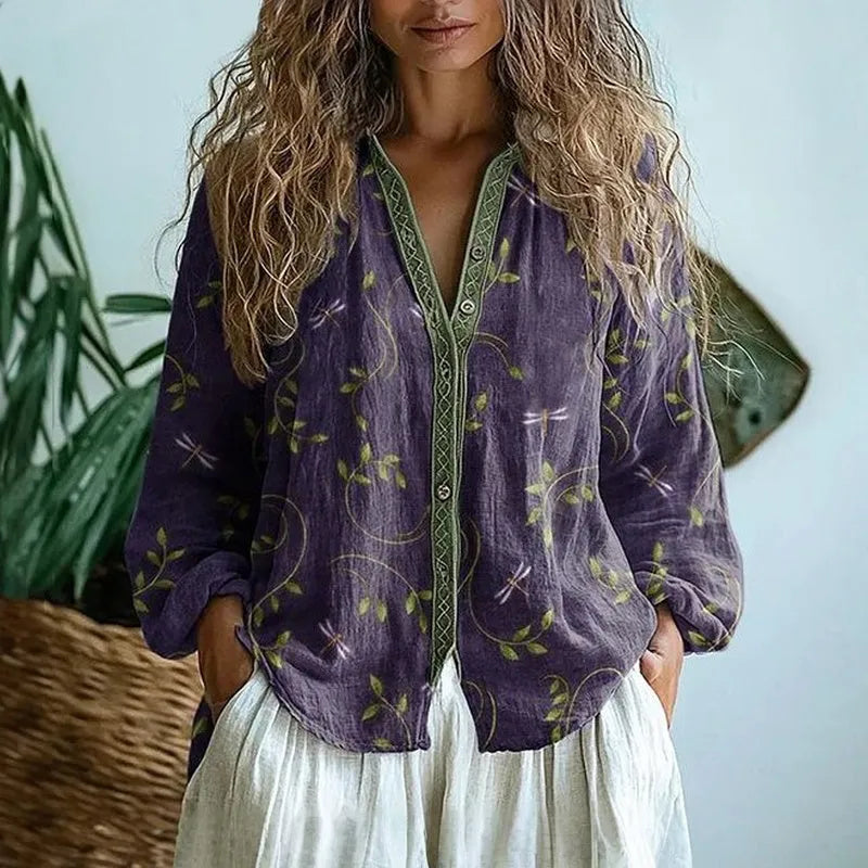 Petra geborduurde damesblouse met V-hals