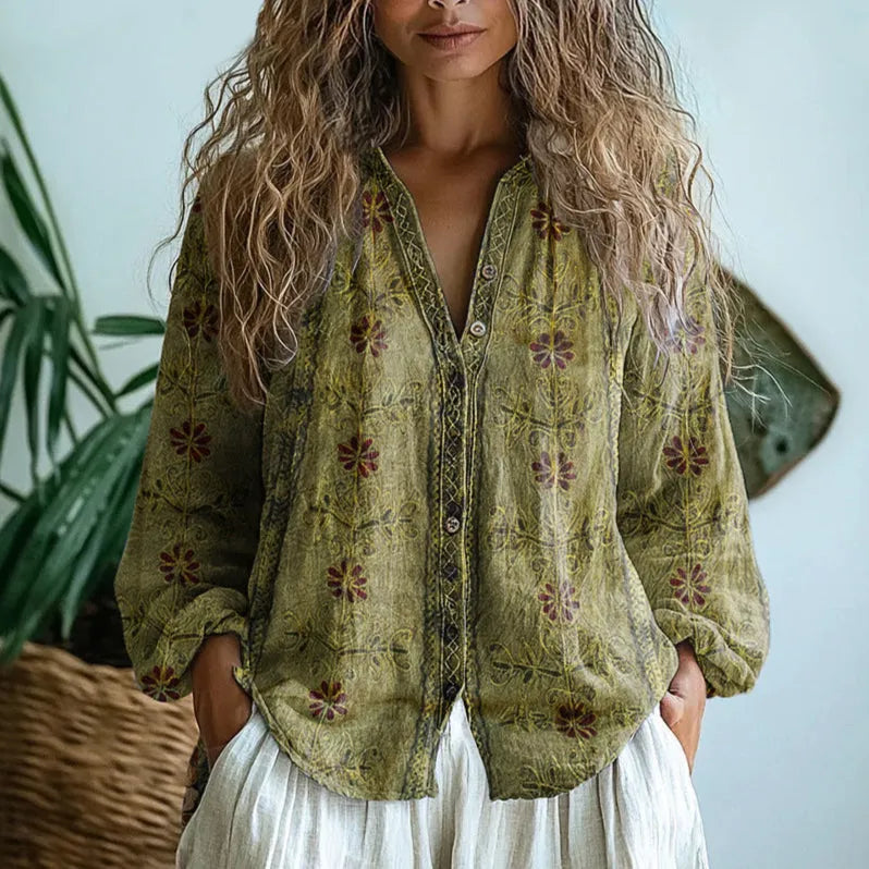 Petra geborduurde damesblouse met V-hals