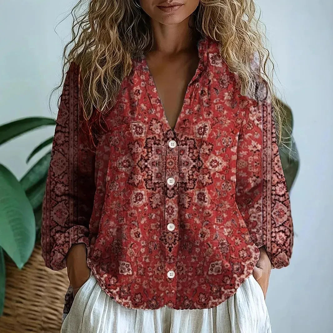 Petra geborduurde damesblouse met V-hals