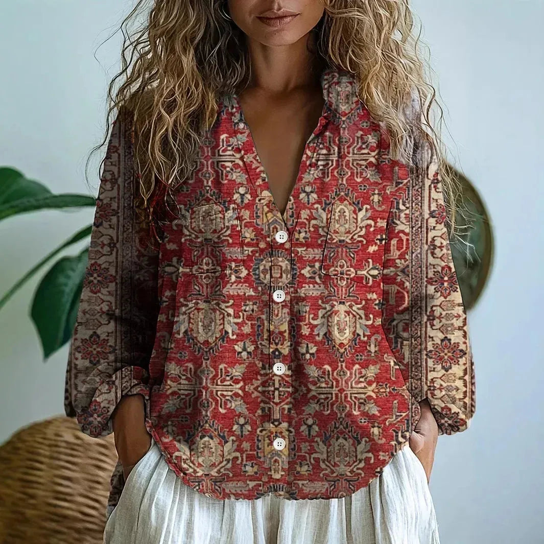 Petra geborduurde damesblouse met V-hals