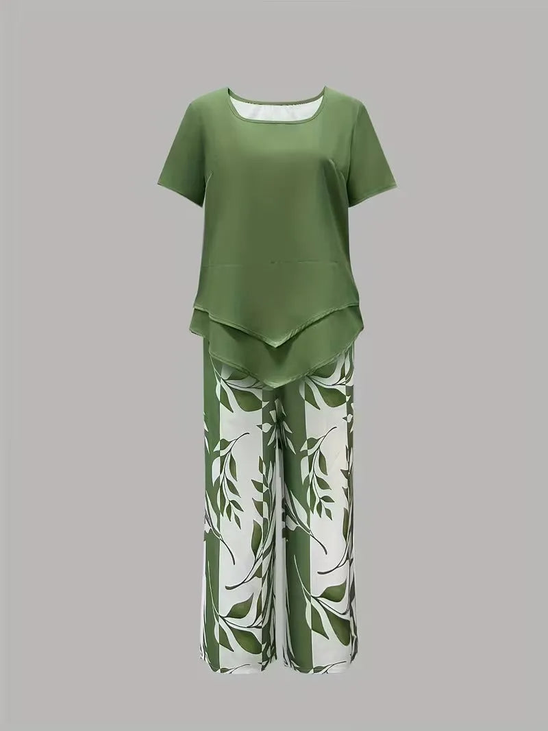 Primrose tweedelige damesset met verkorte capribroek en bladerenprint