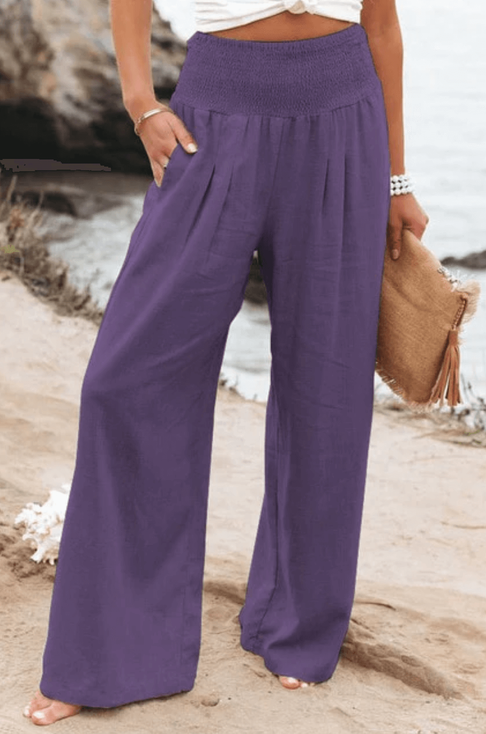 Deze zomerse palazzo broek combineert een luchtige pasvorm met een boho-chique uitstraling, perfect voor elke zomerse gelegenheid.