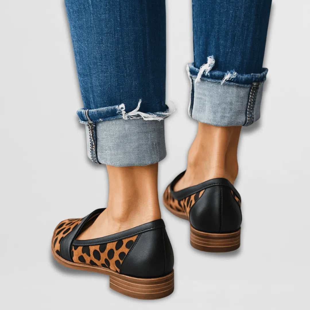 Rania suède loafers met spitse neus voor dames