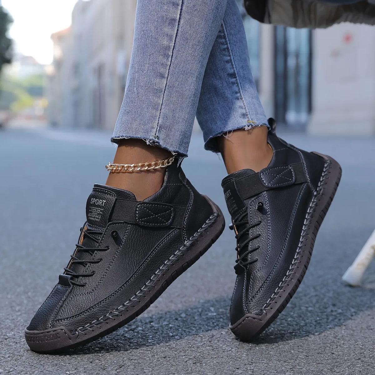 Renée enkelhoge damessneakers met vetersluiting
