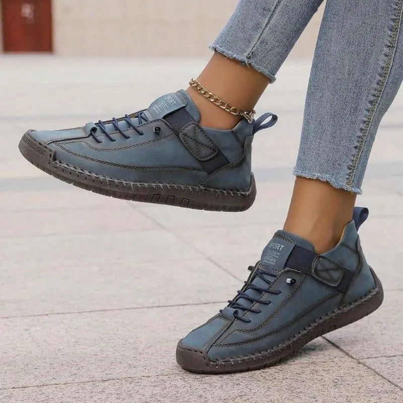 Renée enkelhoge damessneakers met vetersluiting