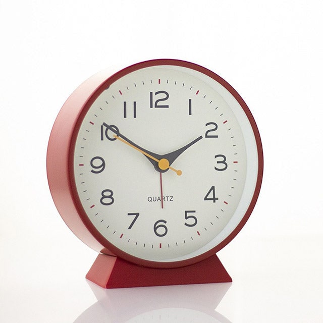Retro analoge wekker met geruisloos quartzuurwerk en verlichting voor slaapkamer of bureau