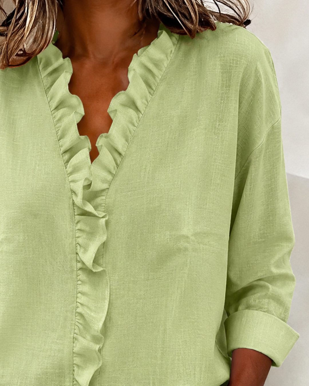 Blouse met ruches, v-hals en lange mouwen voor dames