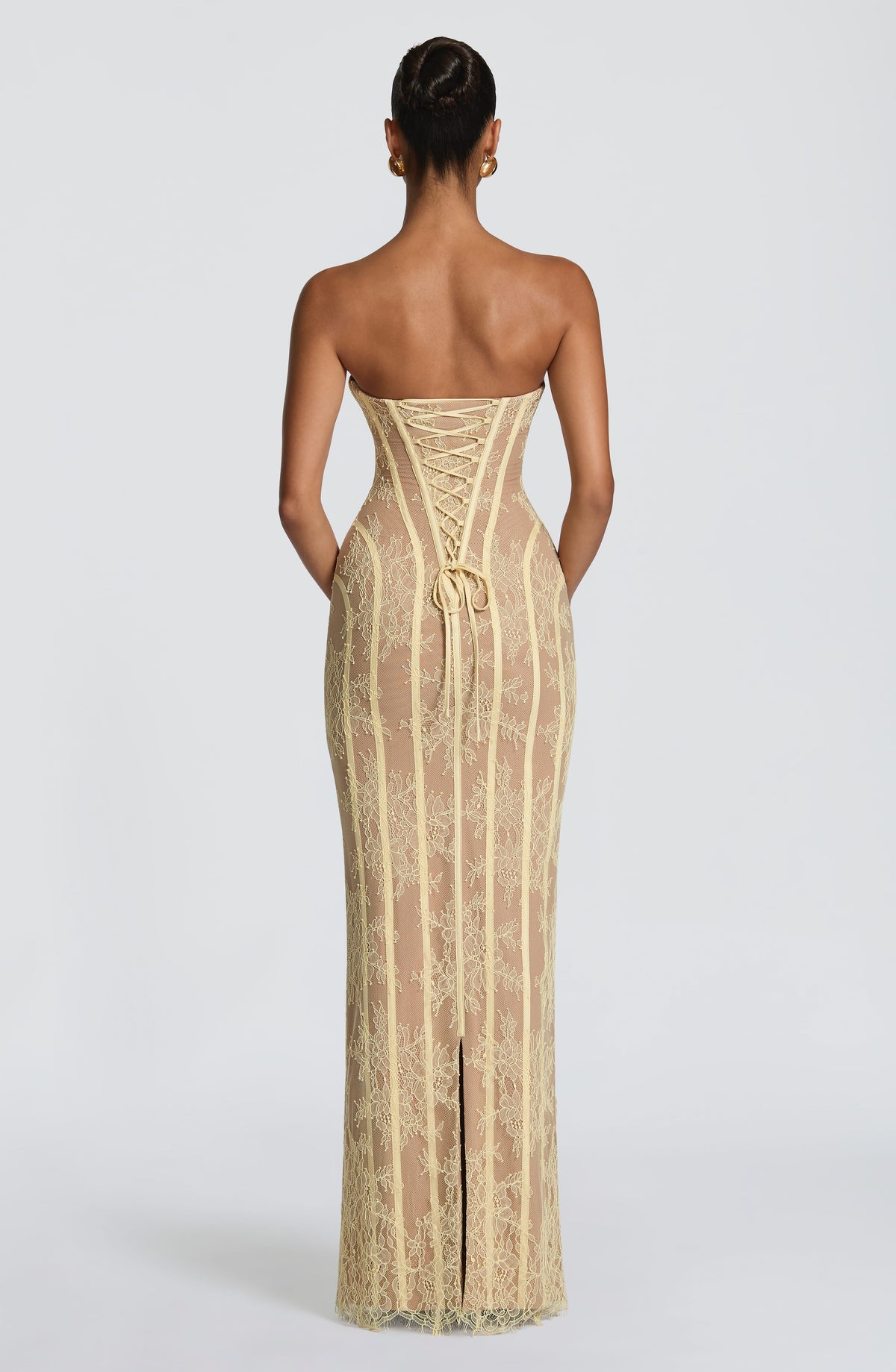 Strapless maxi-jurk met bloemenkant en korset