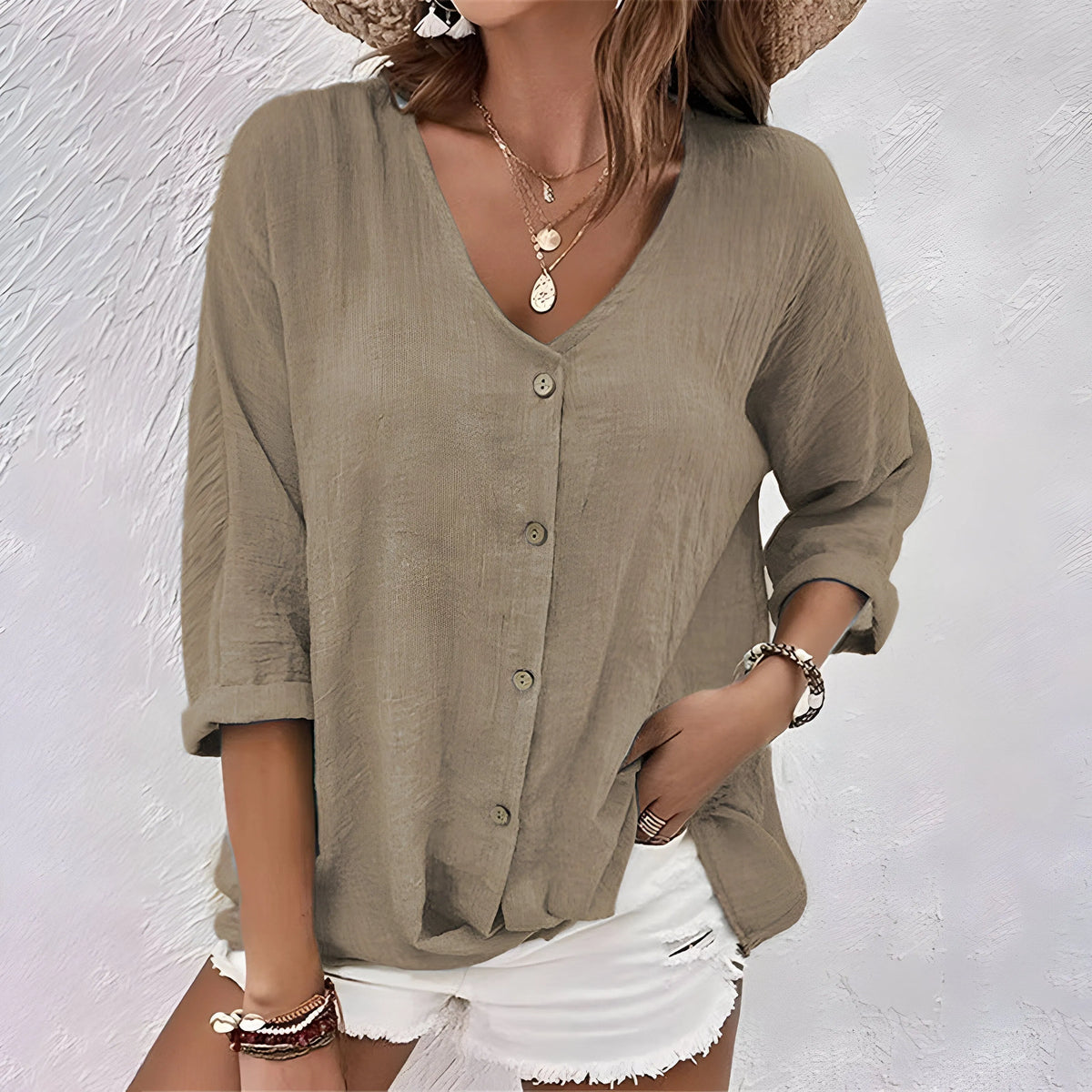 Tara damesblouse met V-hals en knoopsluiting