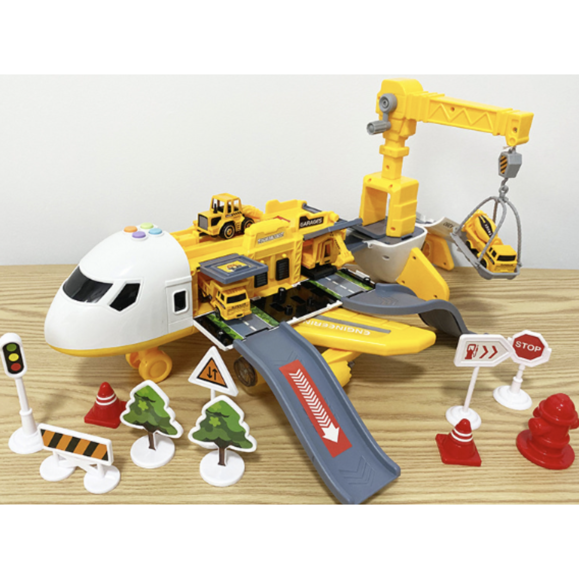 Speelgoedvliegtuig-speelset met interactieve lichtjes, geluiden en die-cast voertuigjes