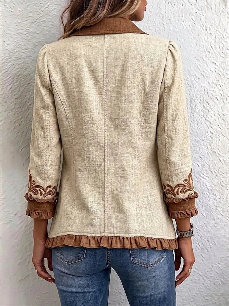 Veronique geborduurde damesblazer met ruches