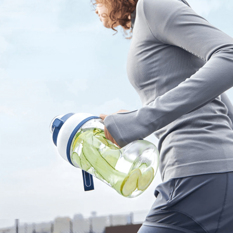 https://cdn.shopify.com/s/files/1/0641/3624/9568/products/water-bottle-2.png?v=1666701481