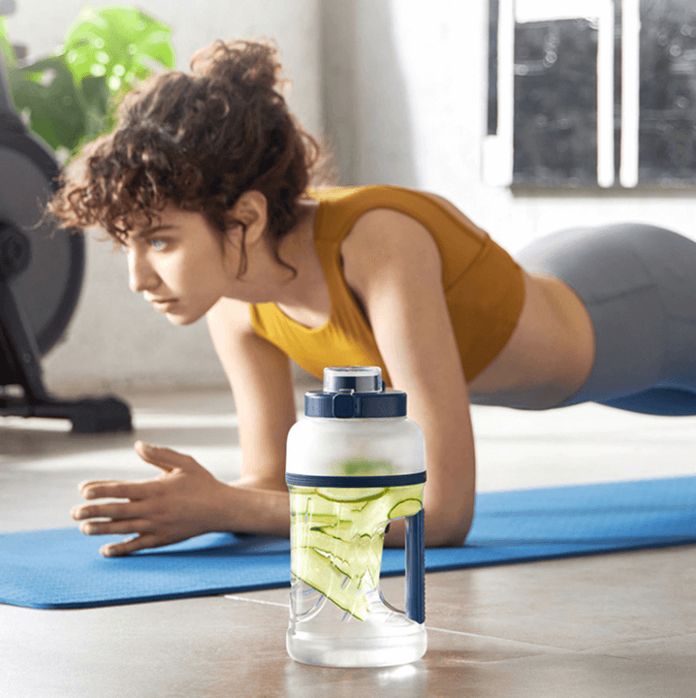 https://cdn.shopify.com/s/files/1/0641/3624/9568/products/water-bottle-6.png?v=1666701481
