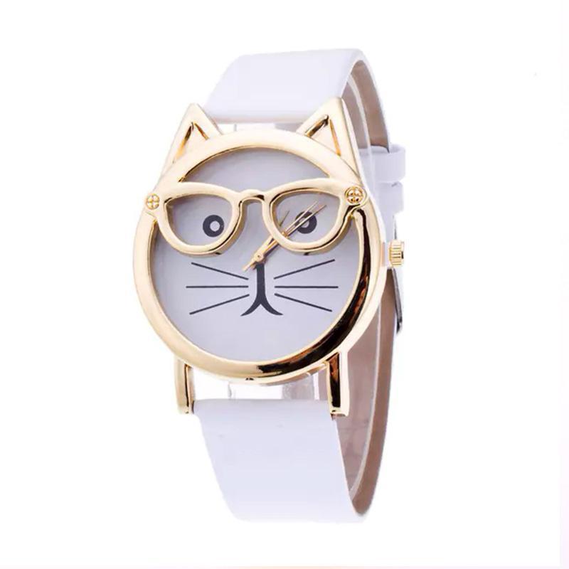 Horloge met wijzerplaat in kattenvorm