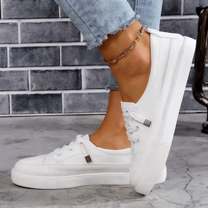 Lage leren damessneakers met veters
