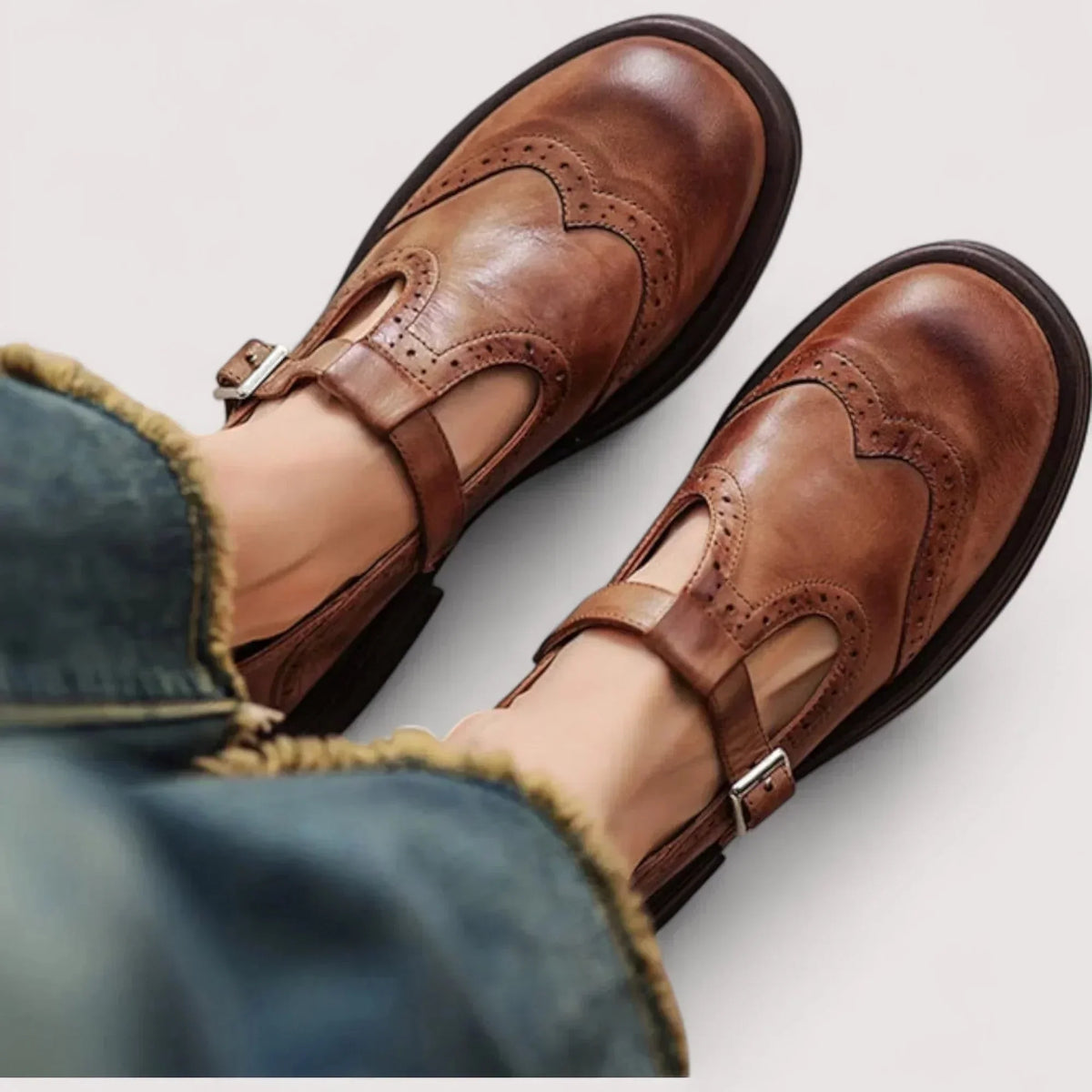 Leren Mary Jane schoenen met T-bandje en broguedetails