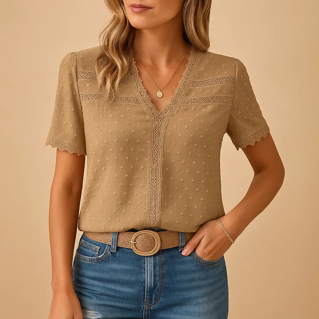 Zaida damesblouse met V-hals en kanten afwerking
