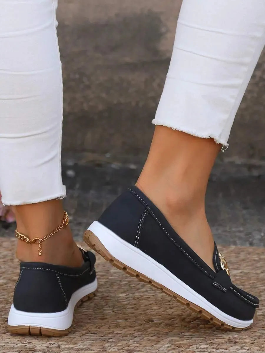 Zinnia stevige loafers voor dames met schakelketting